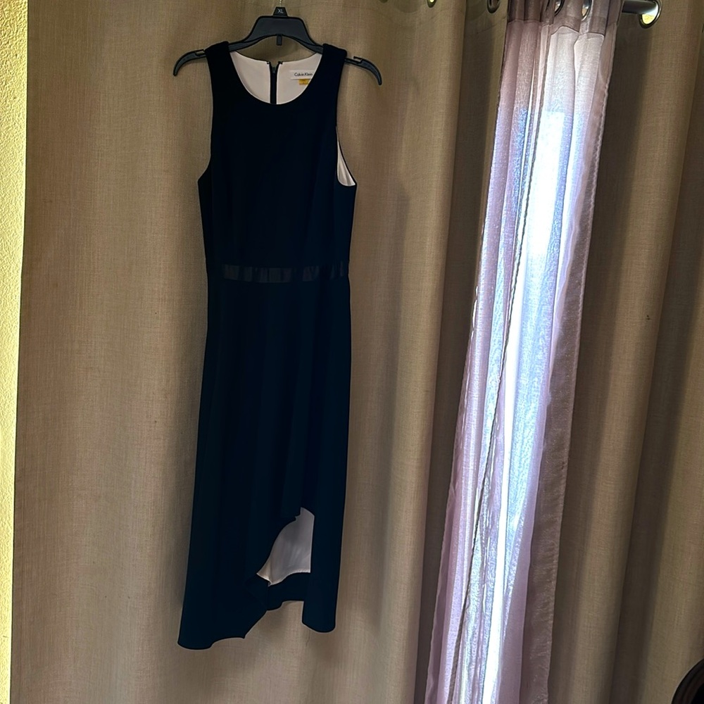 Calvin Klein - size 4